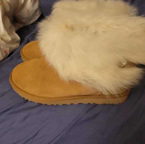 Ugg Boots - Picture 3 of 6